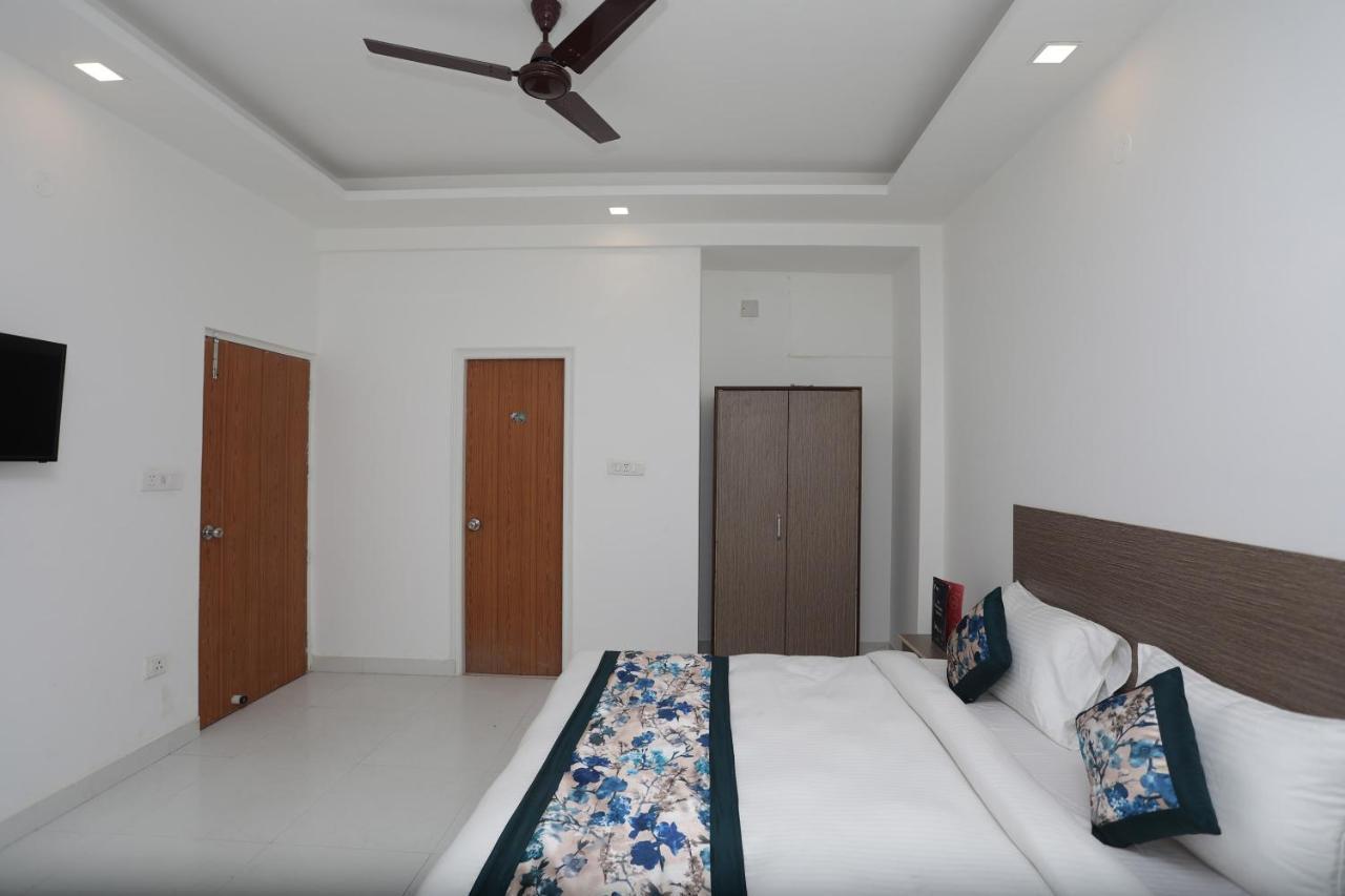 Oyo Hotel Qubic Stay Új-Delhi Kültér fotó