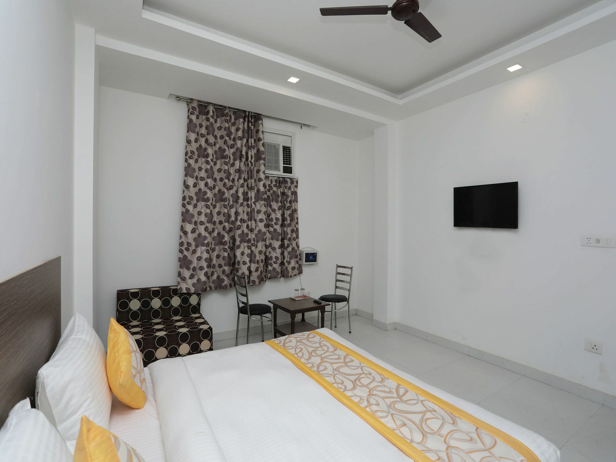 Oyo Hotel Qubic Stay Új-Delhi Kültér fotó