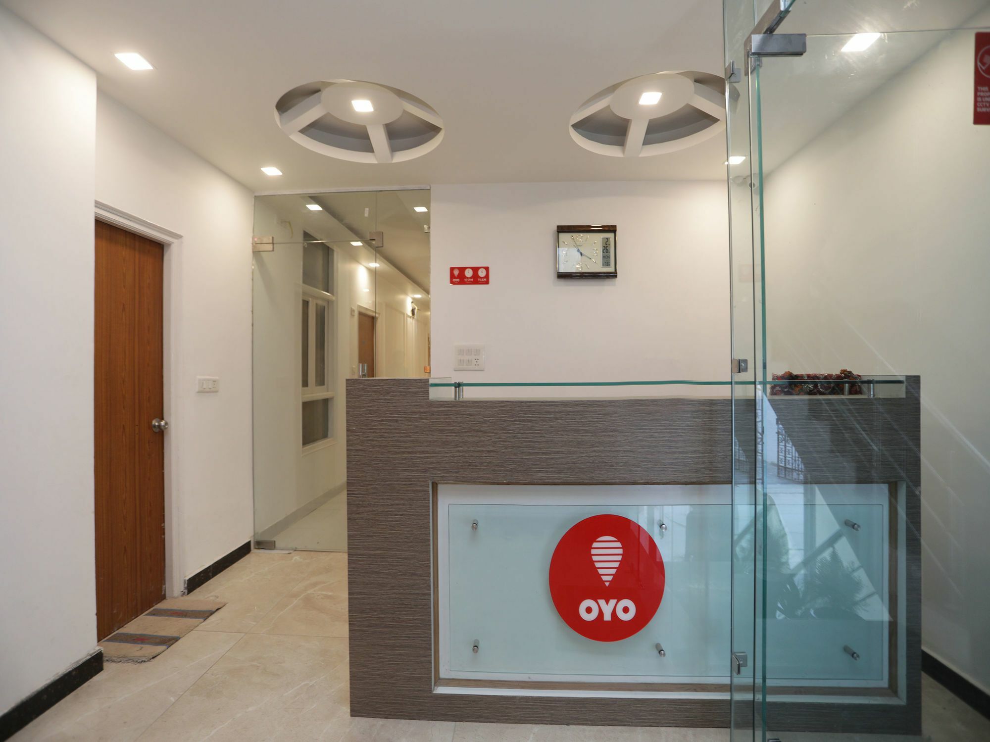 Oyo Hotel Qubic Stay Új-Delhi Kültér fotó