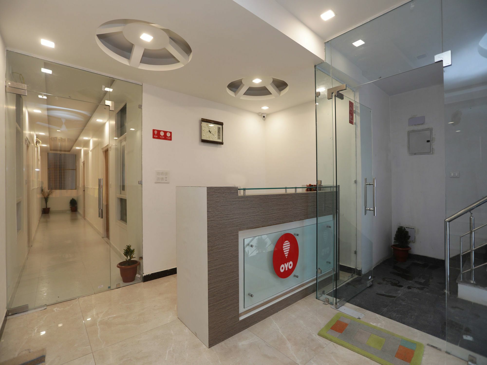 Oyo Hotel Qubic Stay Új-Delhi Kültér fotó